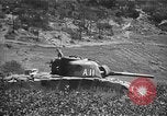 Standbild Schlacht von Okinawa 6 Marine Division Okinawa Ryukyu Inseln, 1945, aus Sekunde 17 historischem Filmmaterial Videoclip 65675069878