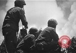 Standbild Schlacht von Okinawa 6 Marine Division Okinawa Ryukyu Inseln, 1945, aus Sekunde 53 historischem Filmmaterial Videoclip 65675069878