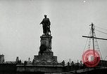 Standbild britische Truppen Port Said Ägypten, 1956, aus Sekunde 52 historischem Filmmaterial Videoclip 65675069879