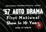 Standbild 1956 National Automobile Show New York United States USA, 1956, aus Sekunde 3 historischem Filmmaterial Videoclip 65675069880