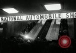 Standbild 1956 National Automobile Show New York United States USA, 1956, aus Sekunde 11 historischem Filmmaterial Videoclip 65675069880