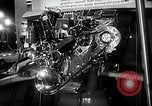 Standbild 1956 National Automobile Show New York United States USA, 1956, aus Sekunde 21 historischem Filmmaterial Videoclip 65675069880