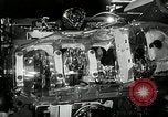 Standbild 1956 National Automobile Show New York United States USA, 1956, aus Sekunde 24 historischem Filmmaterial Videoclip 65675069880