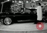 Standbild 1956 National Automobile Show New York United States USA, 1956, aus Sekunde 28 historischem Filmmaterial Videoclip 65675069880