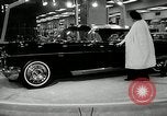 Standbild 1956 National Automobile Show New York United States USA, 1956, aus Sekunde 30 historischem Filmmaterial Videoclip 65675069880