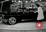 Standbild 1956 National Automobile Show New York United States USA, 1956, aus Sekunde 31 historischem Filmmaterial Videoclip 65675069880