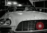 Standbild 1956 National Automobile Show New York United States USA, 1956, aus Sekunde 34 historischem Filmmaterial Videoclip 65675069880