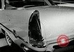 Standbild 1956 National Automobile Show New York United States USA, 1956, aus Sekunde 36 historischem Filmmaterial Videoclip 65675069880