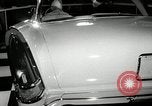 Standbild 1956 National Automobile Show New York United States USA, 1956, aus Sekunde 38 historischem Filmmaterial Videoclip 65675069880