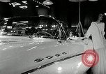 Standbild 1956 National Automobile Show New York United States USA, 1956, aus Sekunde 47 historischem Filmmaterial Videoclip 65675069880