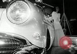 Standbild 1956 National Automobile Show New York United States USA, 1956, aus Sekunde 51 historischem Filmmaterial Videoclip 65675069880