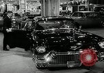 Standbild 1956 National Automobile Show New York United States USA, 1956, aus Sekunde 55 historischem Filmmaterial Videoclip 65675069880