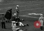Standbild Fußballspiel New York United States USA, 1956, aus Sekunde 14 historischem Filmmaterial Videoclip 65675069885