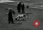 Standbild Fußballspiel New York United States USA, 1956, aus Sekunde 16 historischem Filmmaterial Videoclip 65675069885