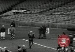 Standbild Fußballspiel New York United States USA, 1956, aus Sekunde 57 historischem Filmmaterial Videoclip 65675069885