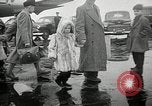 Standbild Eisernen Vorhangs Flüchtlinge New York United States USA, 1954, aus Sekunde 19 historischem Filmmaterial Videoclip 65675069887
