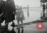 Standbild Eisernen Vorhangs Flüchtlinge New York United States USA, 1954, aus Sekunde 23 historischem Filmmaterial Videoclip 65675069887