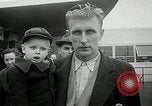 Standbild Eisernen Vorhangs Flüchtlinge New York United States USA, 1954, aus Sekunde 28 historischem Filmmaterial Videoclip 65675069887