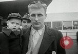 Standbild Eisernen Vorhangs Flüchtlinge New York United States USA, 1954, aus Sekunde 29 historischem Filmmaterial Videoclip 65675069887