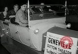Standbild Genevieve Premiere New York United States USA, 1954, aus Sekunde 8 historischem Filmmaterial Videoclip 65675069889
