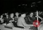 Standbild Genevieve Premiere New York United States USA, 1954, aus Sekunde 11 historischem Filmmaterial Videoclip 65675069889