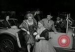 Standbild Genevieve Premiere New York United States USA, 1954, aus Sekunde 14 historischem Filmmaterial Videoclip 65675069889