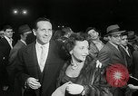 Standbild Genevieve Premiere New York United States USA, 1954, aus Sekunde 29 historischem Filmmaterial Videoclip 65675069889