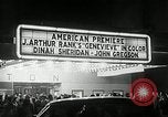 Standbild Genevieve Premiere New York United States USA, 1954, aus Sekunde 34 historischem Filmmaterial Videoclip 65675069889