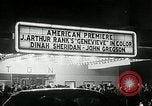 Standbild Genevieve Premiere New York United States USA, 1954, aus Sekunde 35 historischem Filmmaterial Videoclip 65675069889