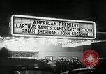 Standbild Genevieve Premiere New York United States USA, 1954, aus Sekunde 37 historischem Filmmaterial Videoclip 65675069889