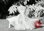 Immagine di Modelli Americani Hawaii USA, 1954, secondo 43 filmato di repertorio 65675069891