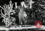 Immagine di Modelli Americani Hawaii USA, 1954, secondo 52 filmato di repertorio 65675069891