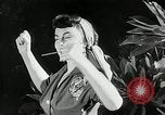 Immagine di Modelli Americani Hawaii USA, 1954, secondo 54 filmato di repertorio 65675069891