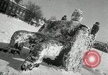 Image de sculpture sur neige Lake Placid New York USA, 1954, de la seconde 14 séquences d'archives historiques vidéo 65675069892