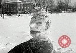 Image de sculpture sur neige Lake Placid New York USA, 1954, de la seconde 30 séquences d'archives historiques vidéo 65675069892