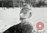 Image de sculpture sur neige Lake Placid New York USA, 1954, de la seconde 31 séquences d'archives historiques vidéo 65675069892