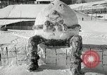 Image de sculpture sur neige Lake Placid New York USA, 1954, de la seconde 34 séquences d'archives historiques vidéo 65675069892