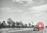 Standbild Hälfte Spuren United States USA, 1943, aus Sekunde 35 historischem Filmmaterial Videoclip 65675069896