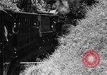 Standbild Dampflokomotive ein Zug nach hinten schieben Taiwan, 1940, aus Sekunde 17 historischem Filmmaterial Videoclip 65675069924