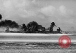 Standbild Schlacht von Kwajalein Kwajalein Insel Inseln Marshall, 1944, aus Sekunde 49 historischem Filmmaterial Videoclip 65675069934