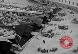 Standbild Deutsche dive Bomber angreifen amphibious task force Italien, 1944, aus Sekunde 9 historischem Filmmaterial Videoclip 65675069935