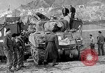 Standbild Deutsche dive Bomber angreifen amphibious task force Italien, 1944, aus Sekunde 16 historischem Filmmaterial Videoclip 65675069935