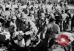 Standbild Deutsche dive Bomber angreifen amphibious task force Italien, 1944, aus Sekunde 21 historischem Filmmaterial Videoclip 65675069935