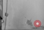 Standbild Deutsche dive Bomber angreifen amphibious task force Italien, 1944, aus Sekunde 54 historischem Filmmaterial Videoclip 65675069935