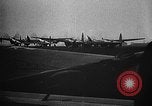 Standbild alliierte Bombenangriffe Deutschland, 1943, aus Sekunde 11 historischem Filmmaterial Videoclip 65675069937