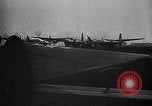 Standbild alliierte Bombenangriffe Deutschland, 1943, aus Sekunde 12 historischem Filmmaterial Videoclip 65675069937