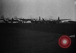 Standbild alliierte Bombenangriffe Deutschland, 1943, aus Sekunde 15 historischem Filmmaterial Videoclip 65675069937