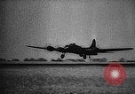 Standbild alliierte Bombenangriffe Deutschland, 1943, aus Sekunde 20 historischem Filmmaterial Videoclip 65675069937