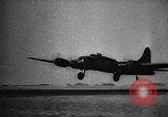 Standbild alliierte Bombenangriffe Deutschland, 1943, aus Sekunde 21 historischem Filmmaterial Videoclip 65675069937