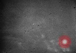Standbild alliierte Bombenangriffe Deutschland, 1943, aus Sekunde 47 historischem Filmmaterial Videoclip 65675069937